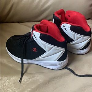 Boys basketball shoes